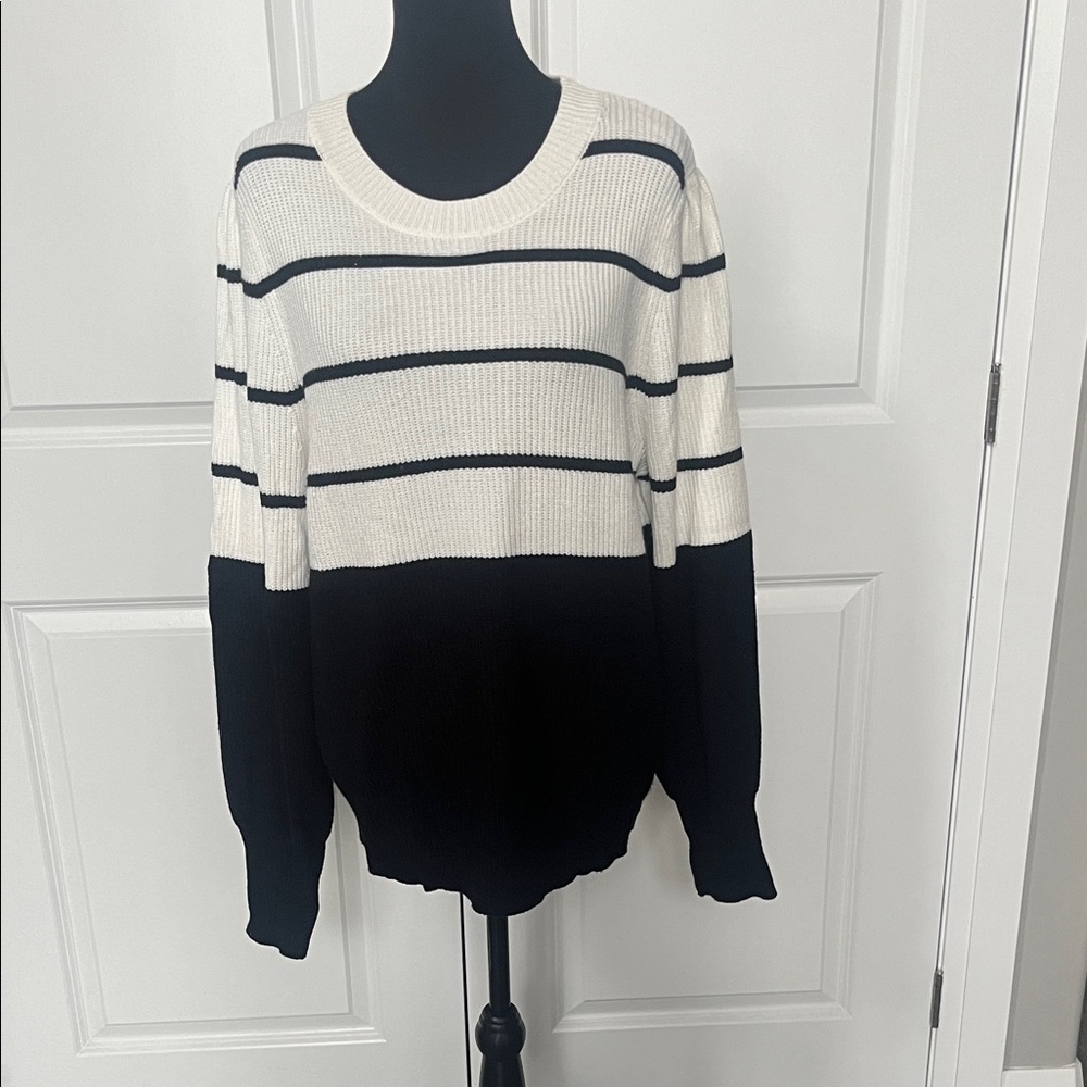 Laundry By Shelli Segal Black and White Striped Sweater size large 08-25